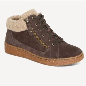 Aetrex Bonnie Arch Support Suede Ankle Sneaker Lace Up Boot Booties Size 8.5
